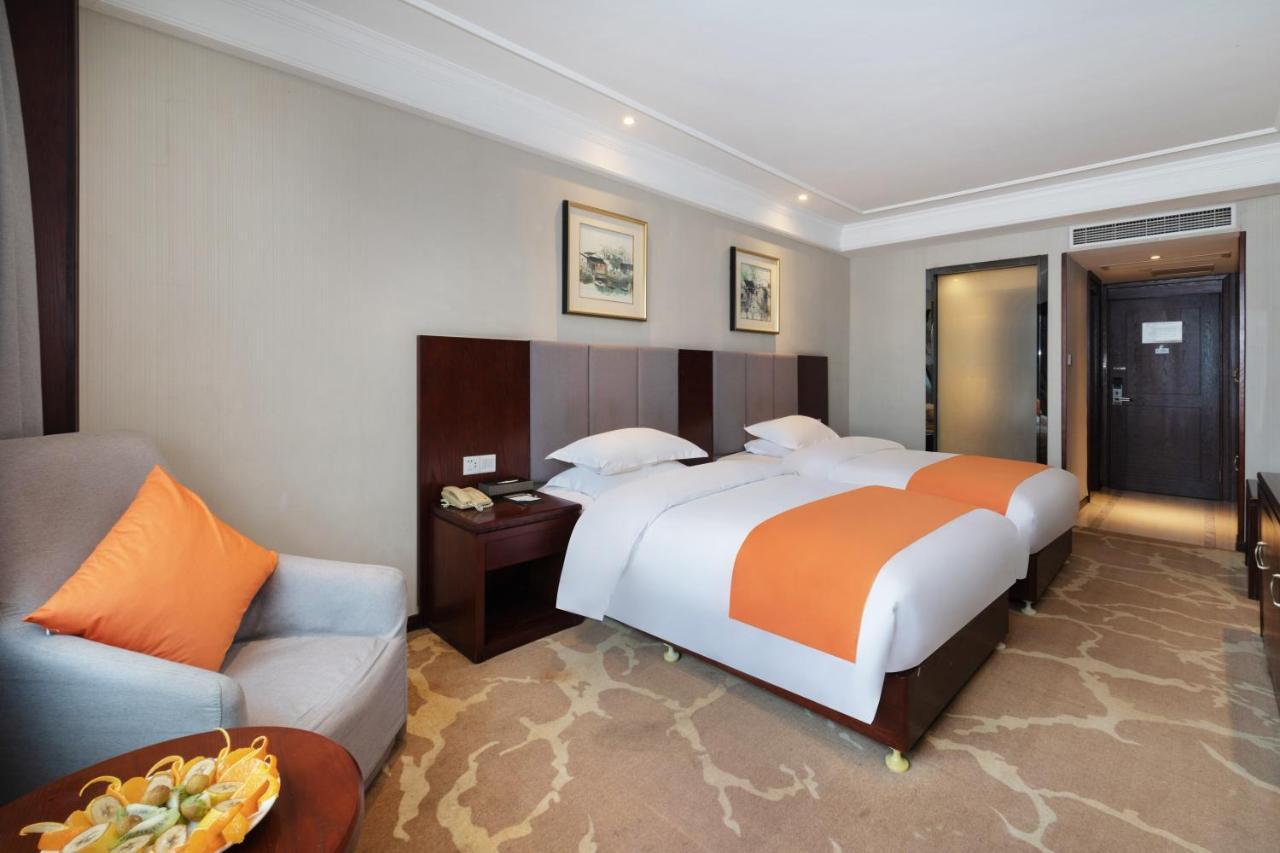 Huzhou Wealth Hotel 외부 사진