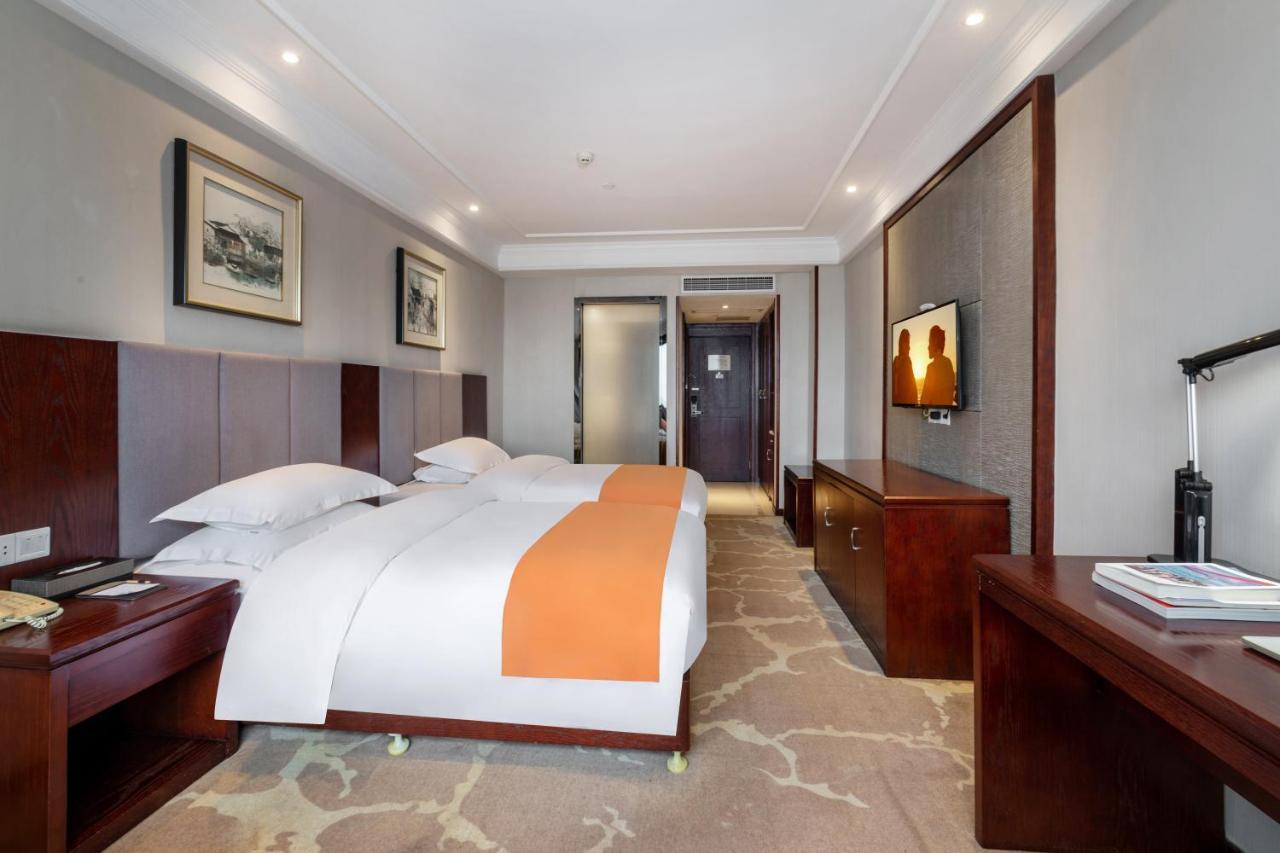 Huzhou Wealth Hotel 외부 사진